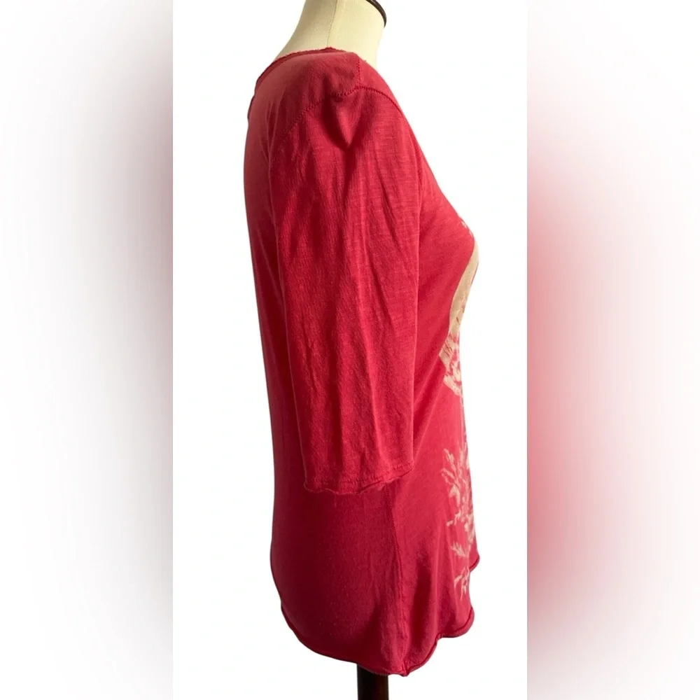 Lucky Brand Vibrant Pink Coral Scoop Neck 3 /4 Sleeve Peacock Blouse Size Medium - Picture 4 of 11